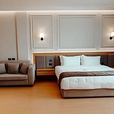 Holiday Hotel Hotell Babrru