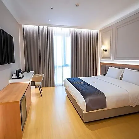 Hotell Holiday Hotel Babrru