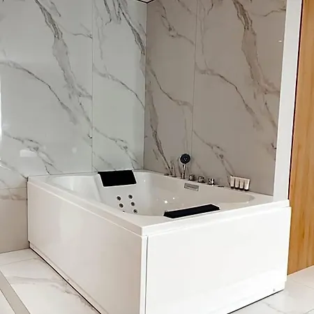 Hotell Holiday Hotel