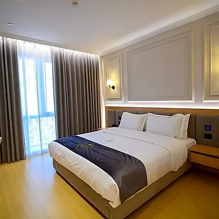 Holiday Hotel 酒店